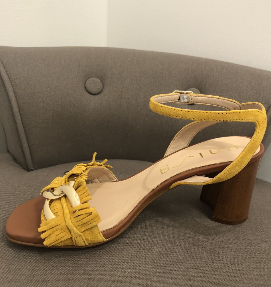 Sandales confortable d'été UNISA moutarde