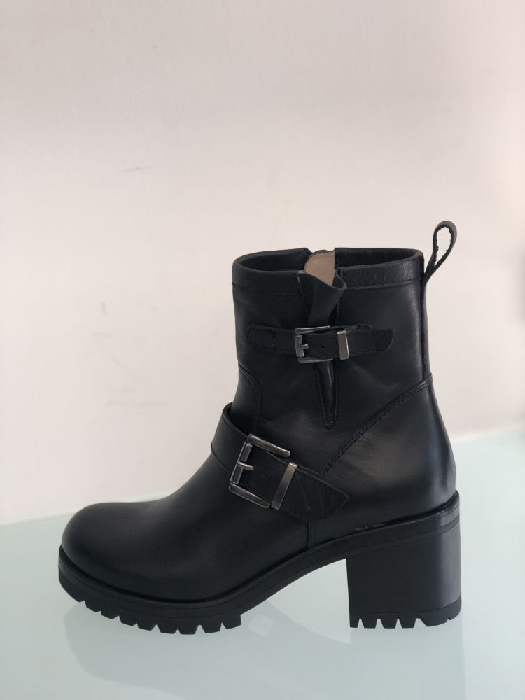 Bottines motards courtes