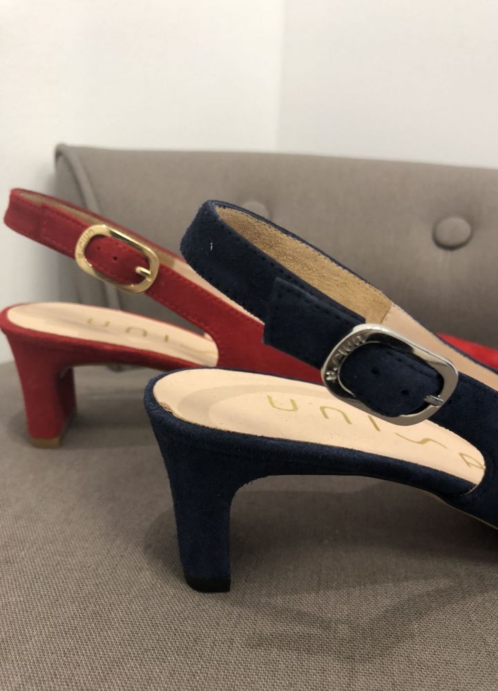 Sandales rouge & bleu Daim à petits talons carrés à boucle UNISA 