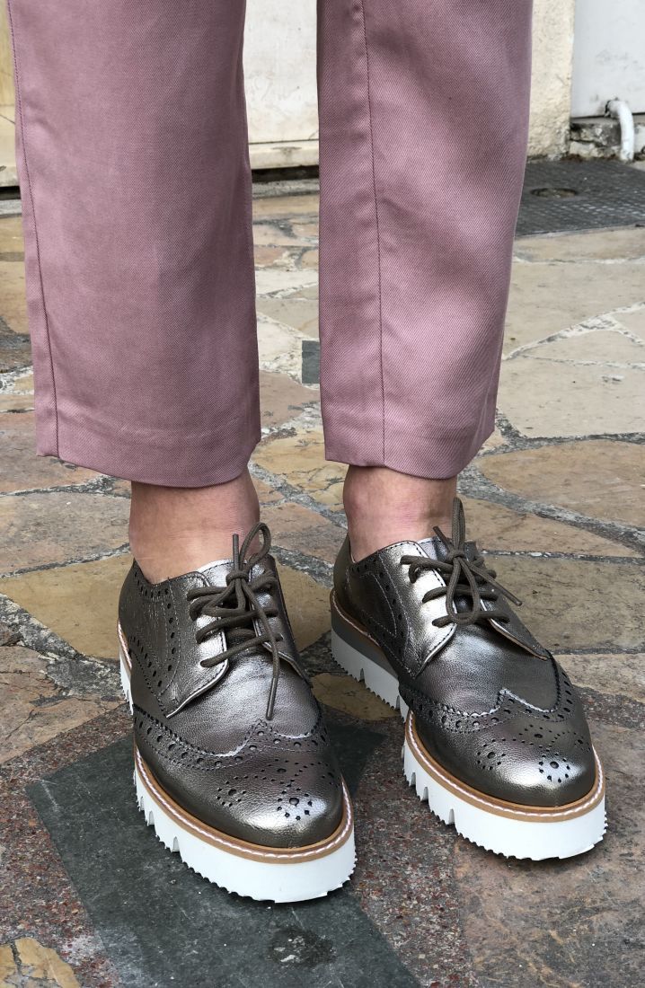 DERBIES en cuir d’agneau à semelle blanche