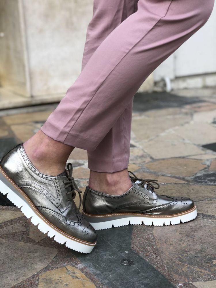 DERBIES en cuir d’agneau à semelle blanche