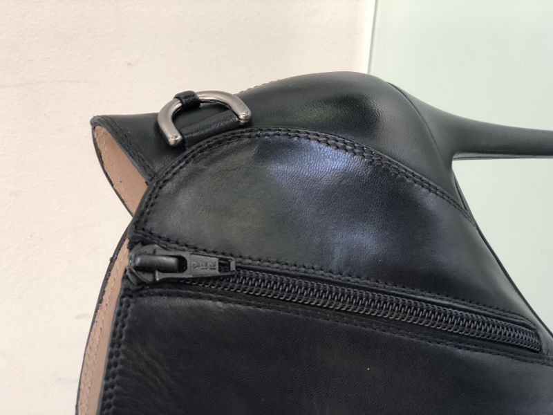 Bottine TUAN bout pointu à talon - UNISA