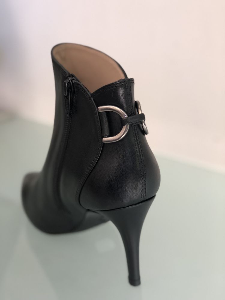 Bottine TUAN bout pointu à talon - UNISA