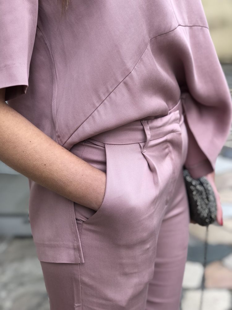 ensemble haut et pantalon rose 