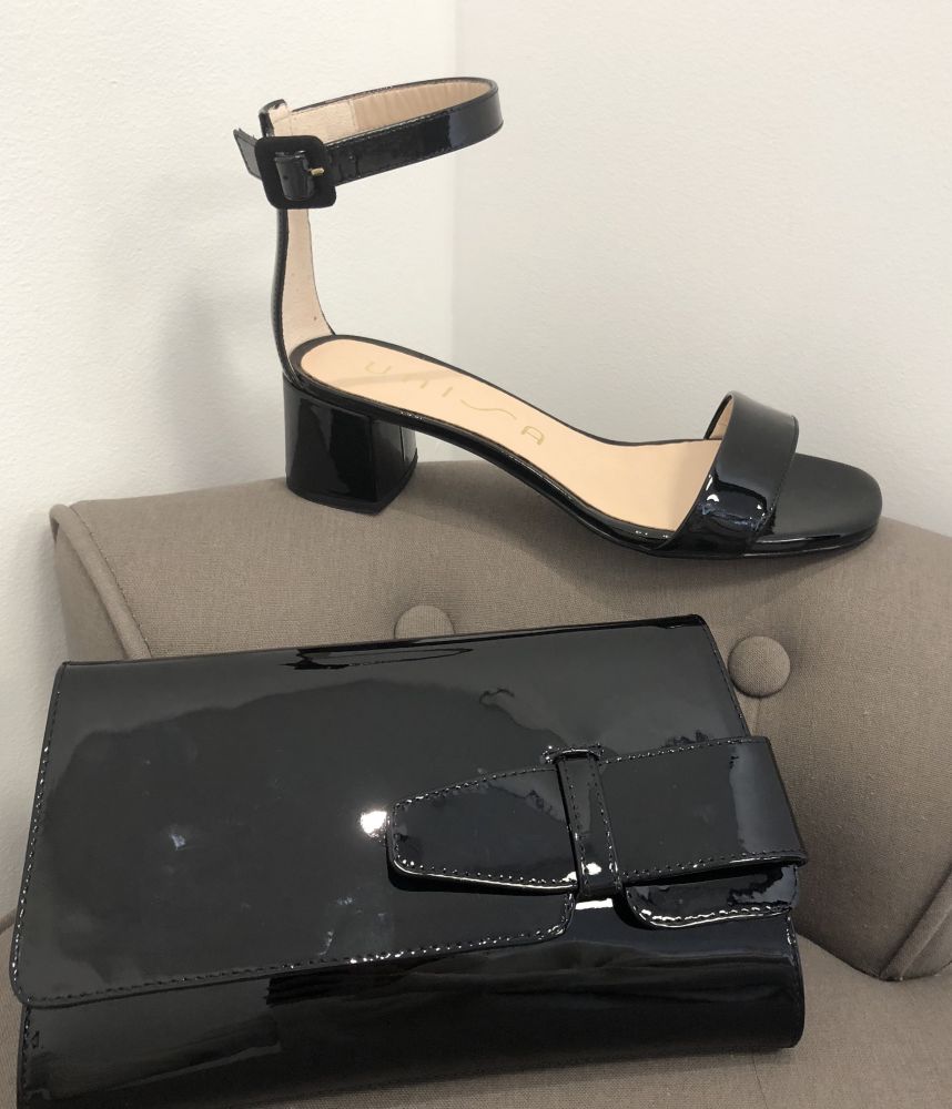Sandales confortables noires vernis cuir UNISA & Pochette noire cuir vernis