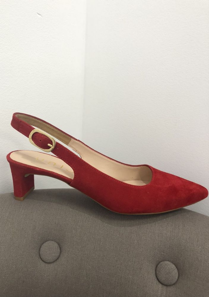 Sandales confortable en Daim pointus pas trop hautes 