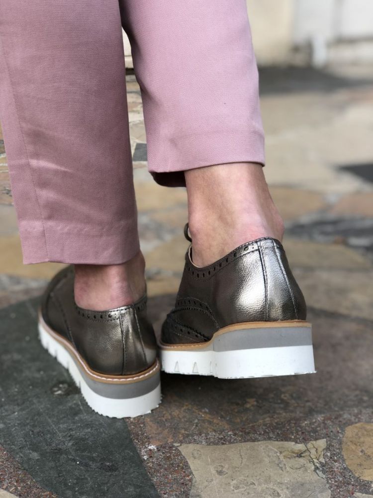 DERBIES en cuir d’agneau à semelle blanche