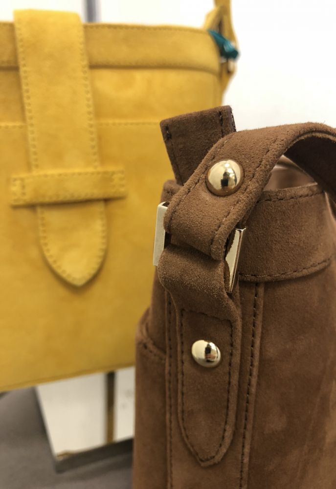 Sac seau boucle & details moutard & kamel daim