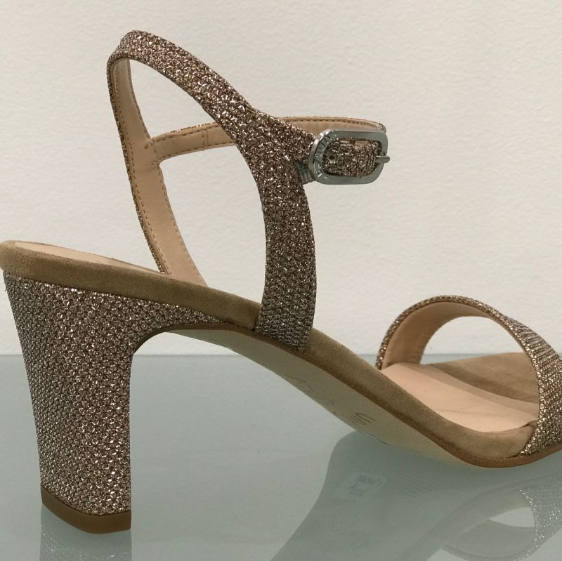 MABRE Sandale à talon de la marque UNISA