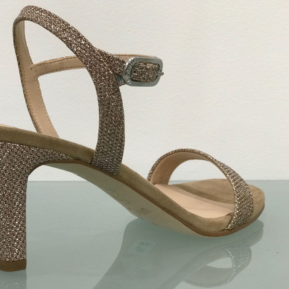 MABRE Sandale à talon de la marque UNISA