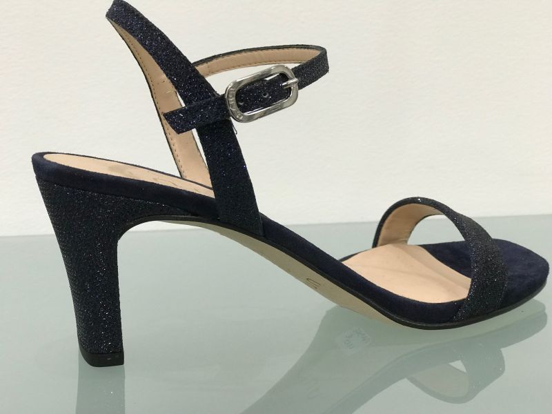 MABRE Sandale à talon de la marque UNISA