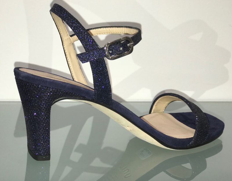 MABRE Sandale à talon de la marque UNISA