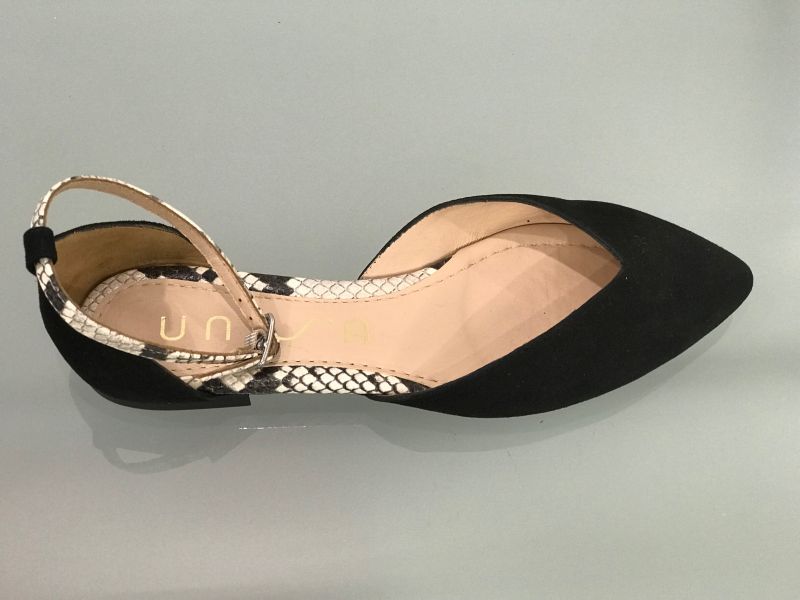 AMÉLIE chaussure fermé en daim & imprimé de la marque Unisa